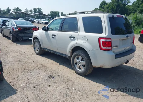 2011 Ford Escape Xlt z USA, uszkodzony, nr VIN 1FMCU9DG3BKB69543